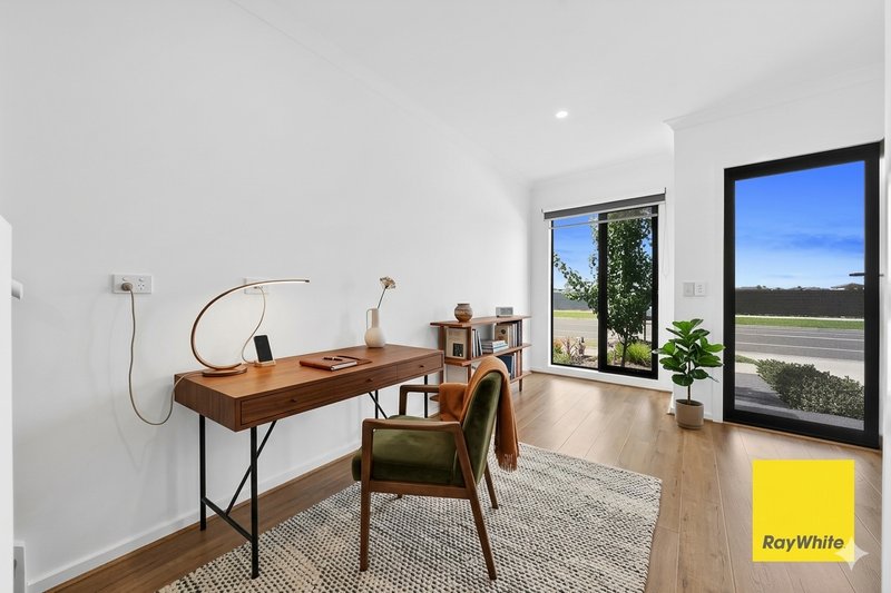 Photo - 56 Caulonia Drive, Truganina VIC 3029 - Image 2