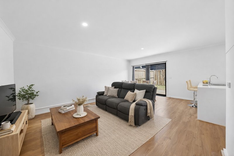 Photo - 56 Caulonia Drive, Truganina VIC 3029 - Image 4