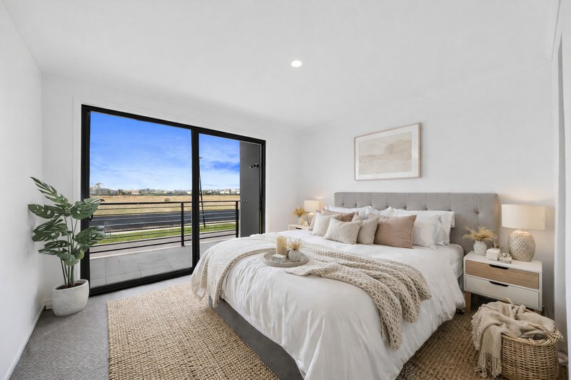 Photo - 56 Caulonia Drive, Truganina VIC 3029 - Image 8