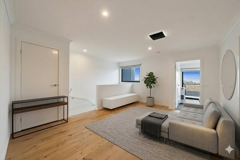 Photo - 56 Caulonia Drive, Truganina VIC 3029 - Image 11