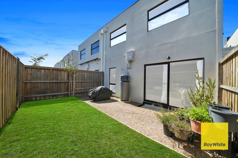 Photo - 56 Caulonia Drive, Truganina VIC 3029 - Image 13