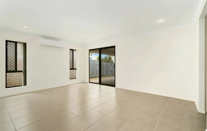 Photo - 56 Central Green Drive, Narangba QLD 4504 - Image 4