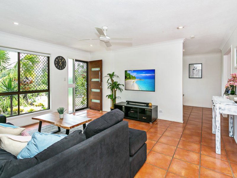 Photo - 56 Cobai Drive, Mudgeeraba QLD 4213 - Image 7