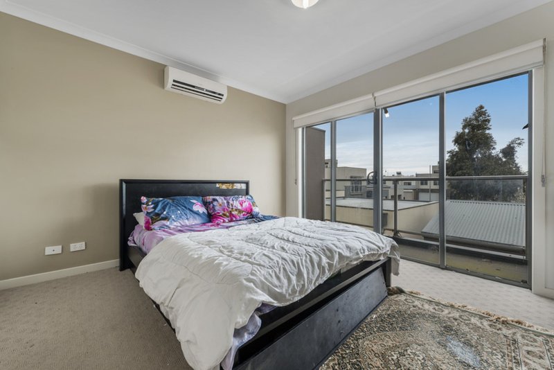 Photo - 56 Commercial Road, Caroline Springs VIC 3023 - Image 6