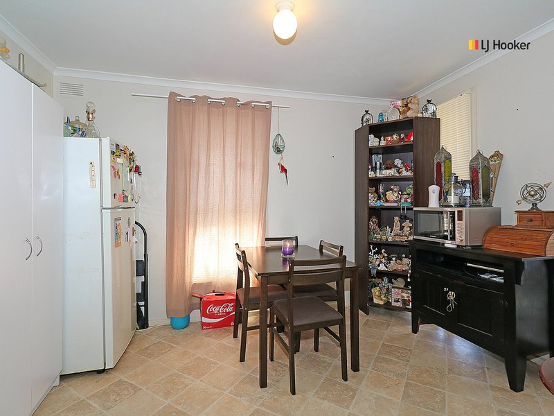 Photo - 56 Connorton Avenue, Ashmont NSW 2650 - Image 3