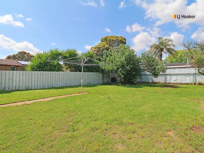 Photo - 56 Connorton Avenue, Ashmont NSW 2650 - Image 8