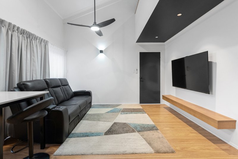 Photo - 5/6 Crathern Close, Edge Hill QLD 4870 - Image 6