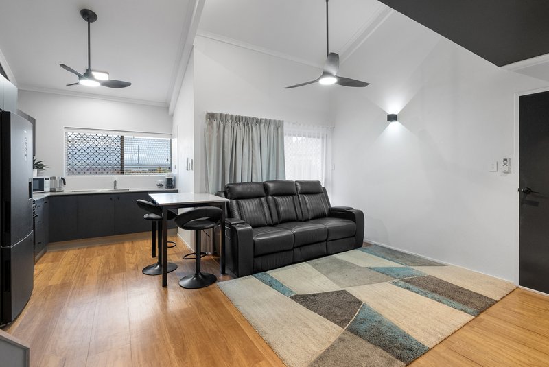 Photo - 5/6 Crathern Close, Edge Hill QLD 4870 - Image 7