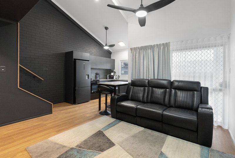 Photo - 5/6 Crathern Close, Edge Hill QLD 4870 - Image 8