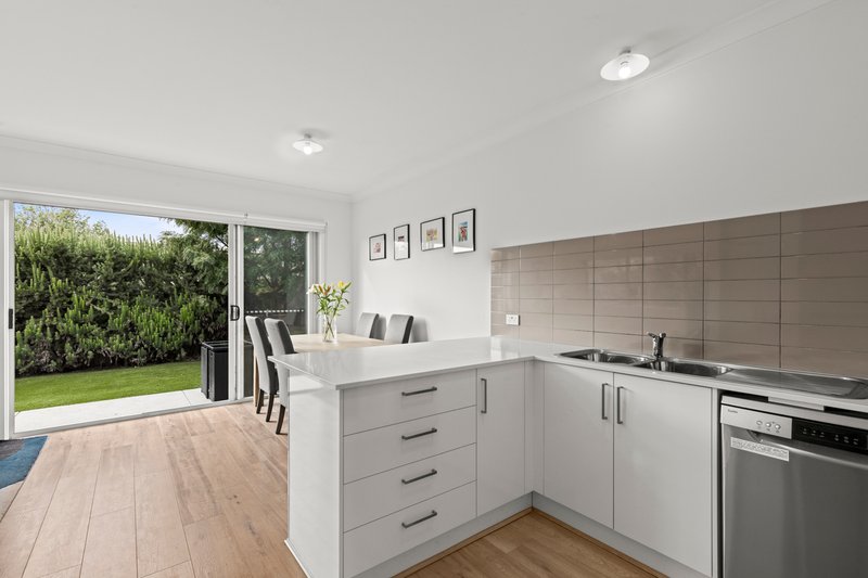 Photo - 5/6 Crows Road, Belmont VIC 3216 - Image 3