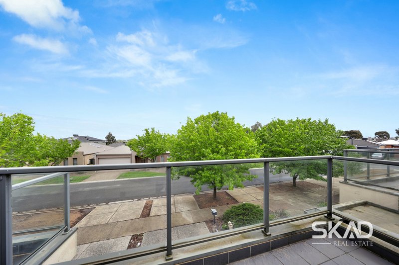 Photo - 56 Daymar Circuit, Craigieburn VIC 3064 - Image 16