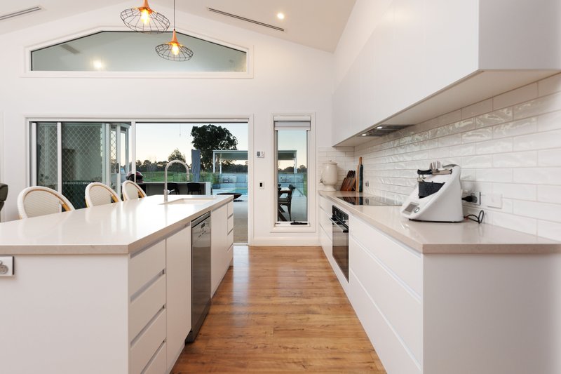Photo - 56 Delloro Road, Wangaratta South VIC 3678 - Image 9