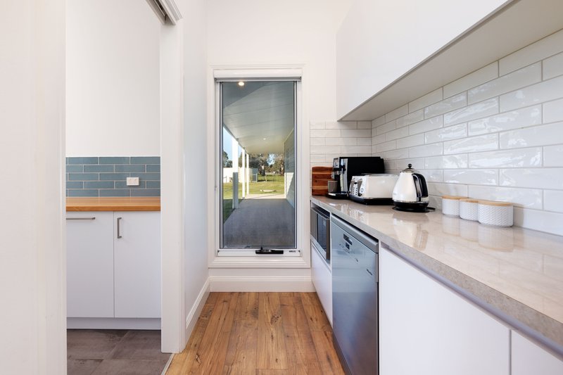 Photo - 56 Delloro Road, Wangaratta South VIC 3678 - Image 11