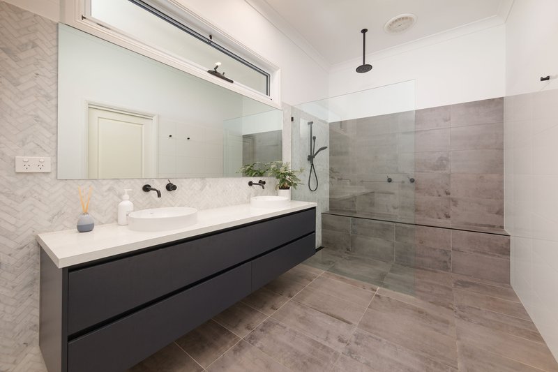 Photo - 56 Delloro Road, Wangaratta South VIC 3678 - Image 13