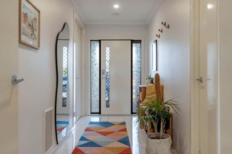 Photo - 56 Domain Way, Craigieburn VIC 3064 - Image 2