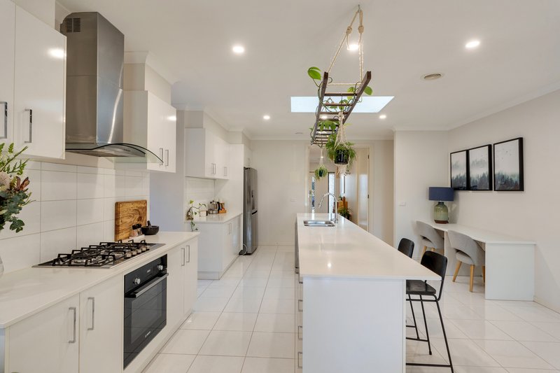 Photo - 56 Domain Way, Craigieburn VIC 3064 - Image 7
