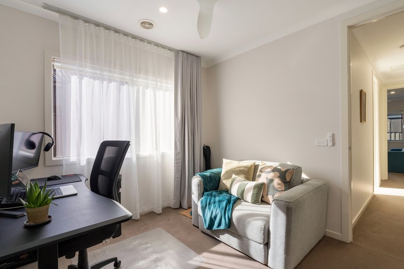 Photo - 56 Domain Way, Craigieburn VIC 3064 - Image 15
