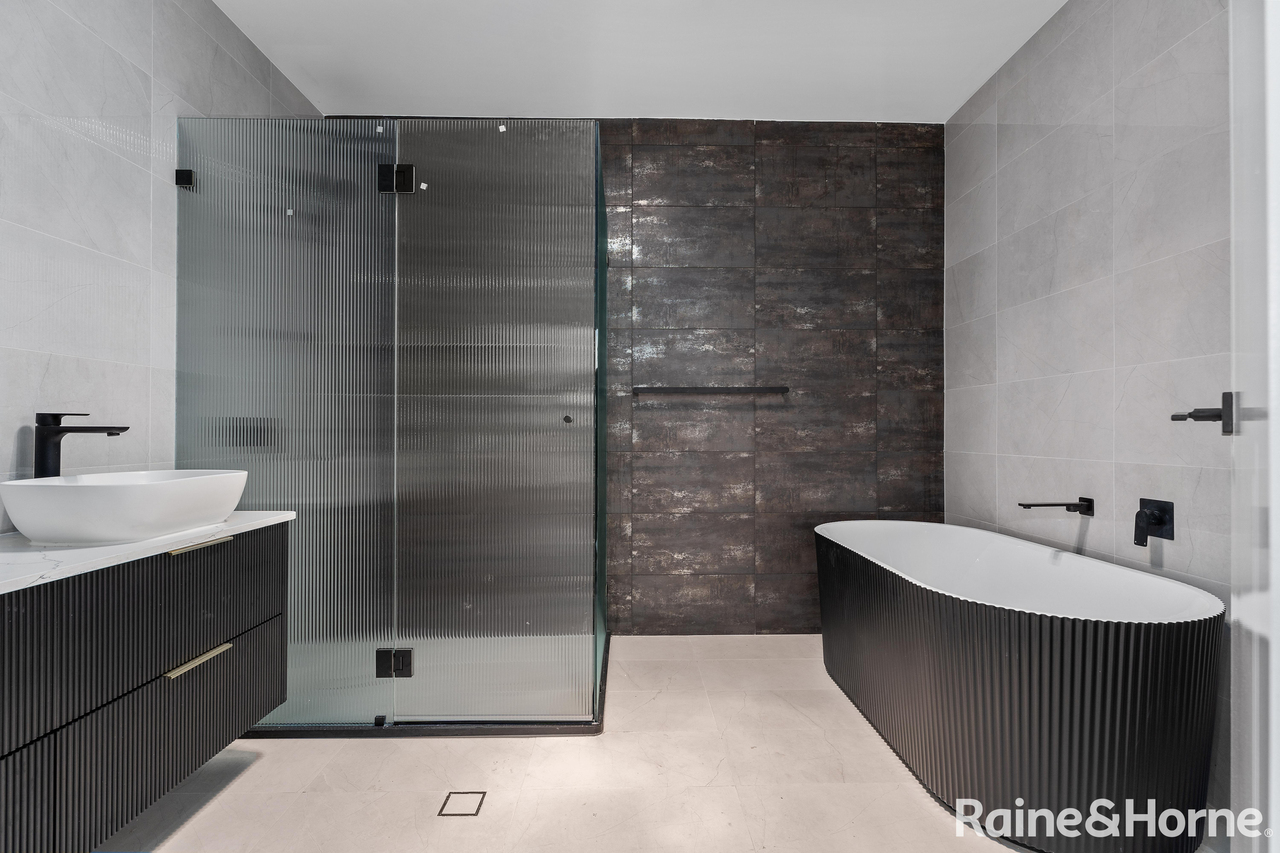 56 DUNSTAN DRIVE, Bradbury NSW 2560 - Image 5