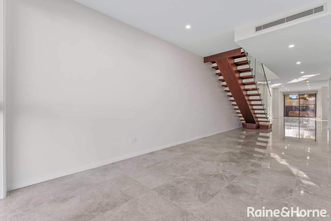 56 DUNSTAN DRIVE, Bradbury NSW 2560 - Image 7