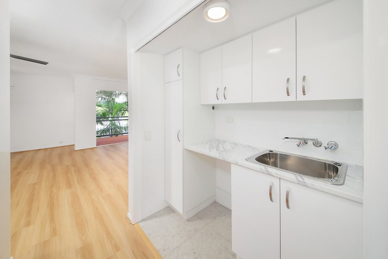 Photo - 5/6 Durham Street, Coorparoo QLD 4151 - Image 5