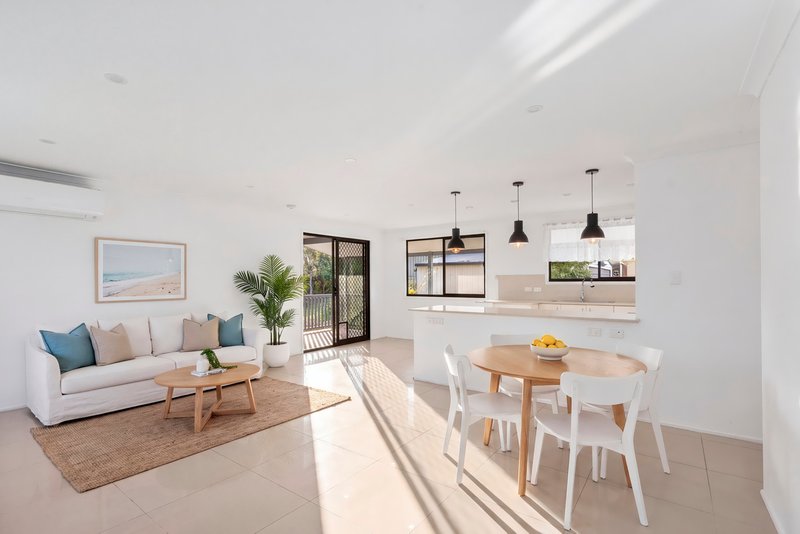 Photo - 56 Eureka Crescent, Nerang QLD 4211 - Image 2