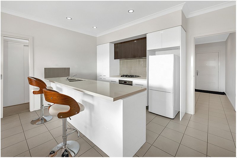 Photo - 56 Eureka Drive, Manor Lakes VIC 3024 - Image 2