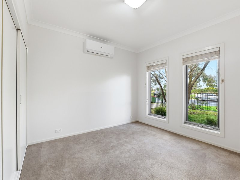 Photo - 56 Eureka Drive, Manor Lakes VIC 3024 - Image 8