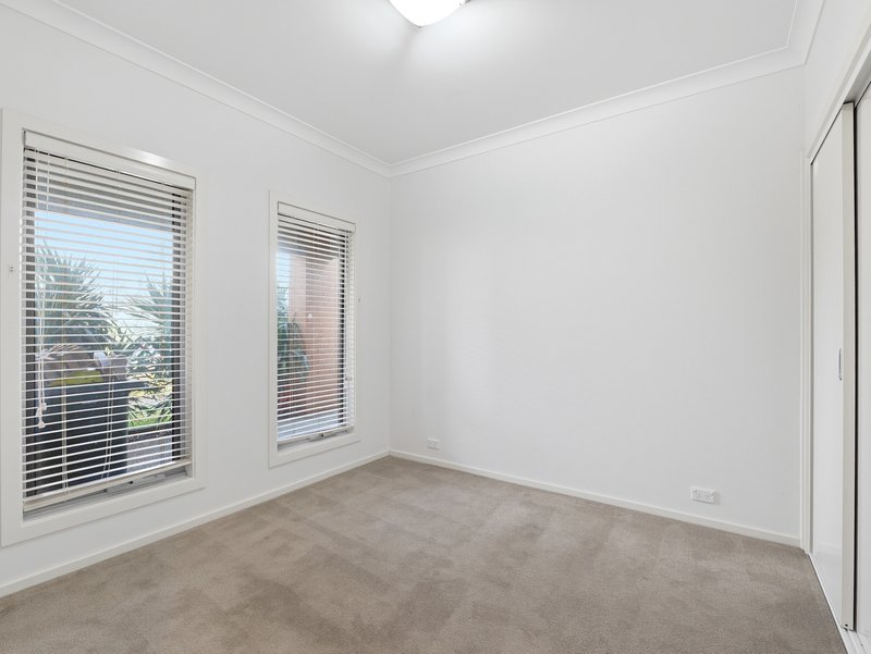 Photo - 56 Eureka Drive, Manor Lakes VIC 3024 - Image 9