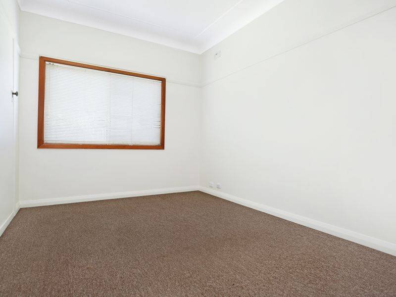 Photo - 56 Evans Street, Wollongong NSW 2500 - Image 4