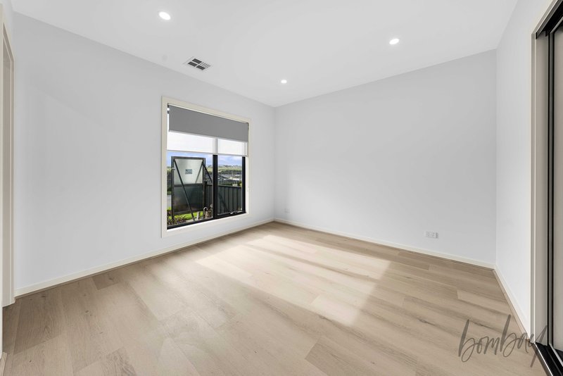 Photo - 56 Farm Crescent, Donnybrook VIC 3064 - Image 6