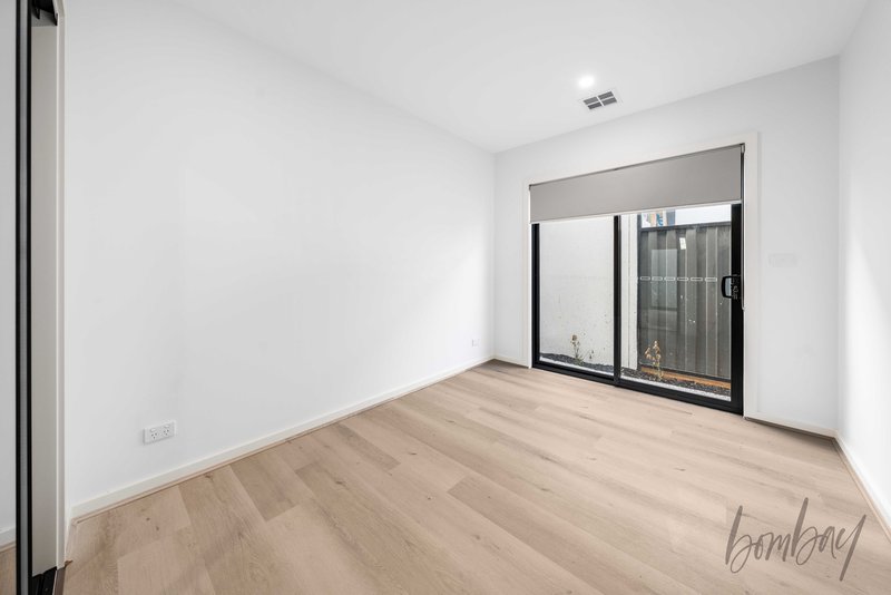 Photo - 56 Farm Crescent, Donnybrook VIC 3064 - Image 8