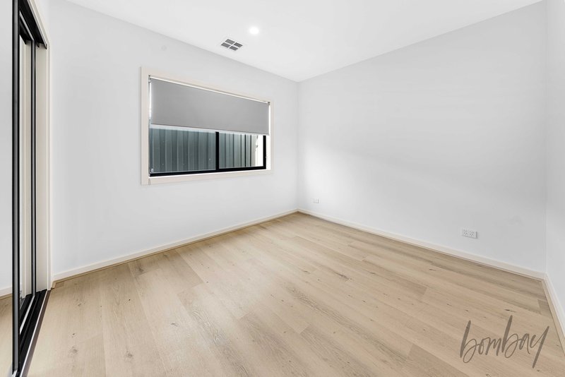 Photo - 56 Farm Crescent, Donnybrook VIC 3064 - Image 9