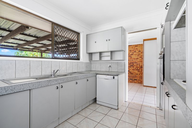 Photo - 56 Flinders Crescent, Boronia Heights QLD 4124 - Image 4