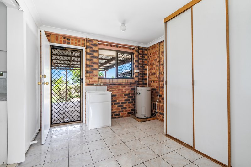 Photo - 56 Flinders Crescent, Boronia Heights QLD 4124 - Image 5