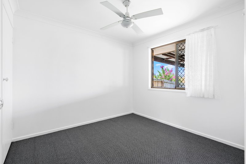 Photo - 56 Flinders Crescent, Boronia Heights QLD 4124 - Image 8