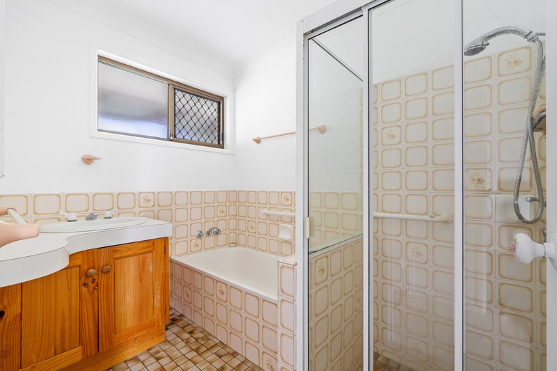 Photo - 56 Flinders Crescent, Boronia Heights QLD 4124 - Image 14