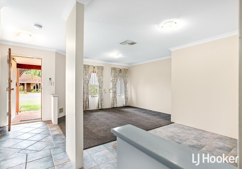 Photo - 56 Flowerwood Way, Huntingdale WA 6110 - Image 11