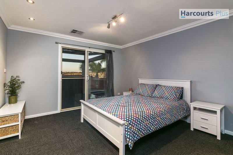 Photo - 56 Freebairn Drive, Hallett Cove SA 5158 - Image 6