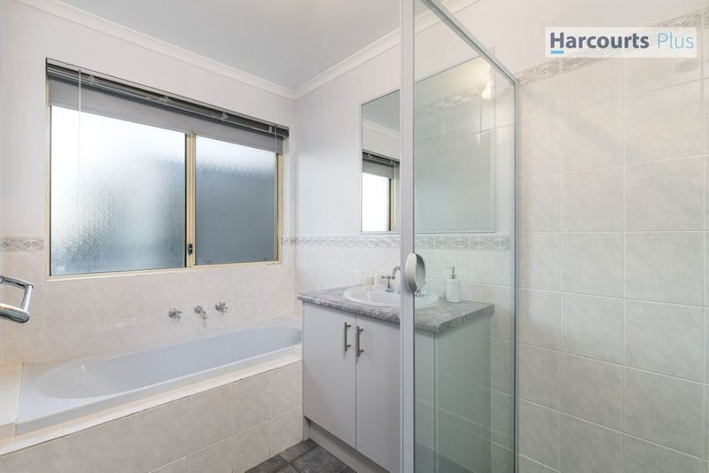 Photo - 56 Freebairn Drive, Hallett Cove SA 5158 - Image 11