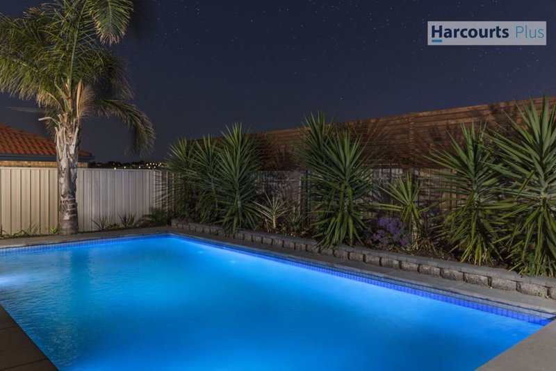 Photo - 56 Freebairn Drive, Hallett Cove SA 5158 - Image 18