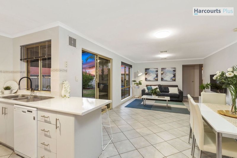 Photo - 56 Freebairn Drive, Hallett Cove SA 5158 - Image 5