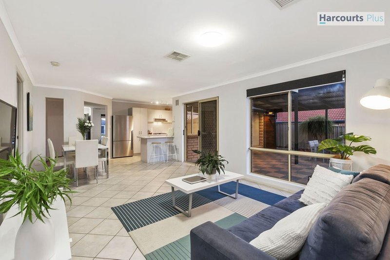 Photo - 56 Freebairn Drive, Hallett Cove SA 5158 - Image 8