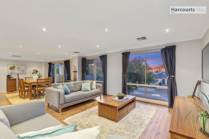 Photo - 56 Freebairn Drive, Hallett Cove SA 5158 - Image 12