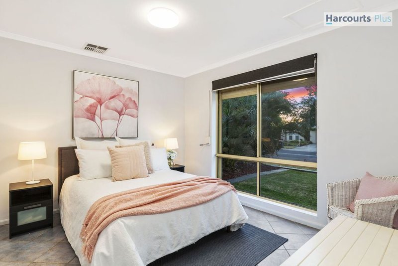 Photo - 56 Freebairn Drive, Hallett Cove SA 5158 - Image 19