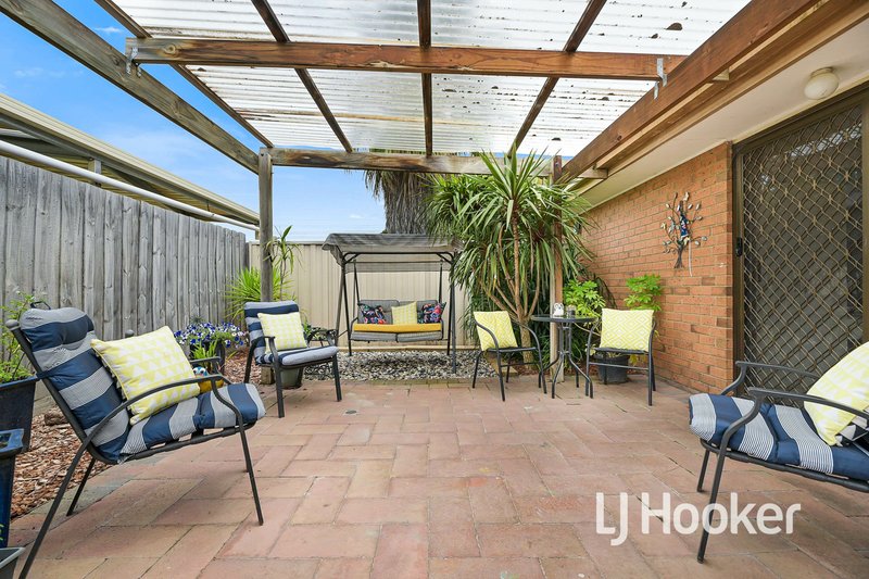 Photo - 56 Gipps Crescent, Cranbourne North VIC 3977 - Image 8