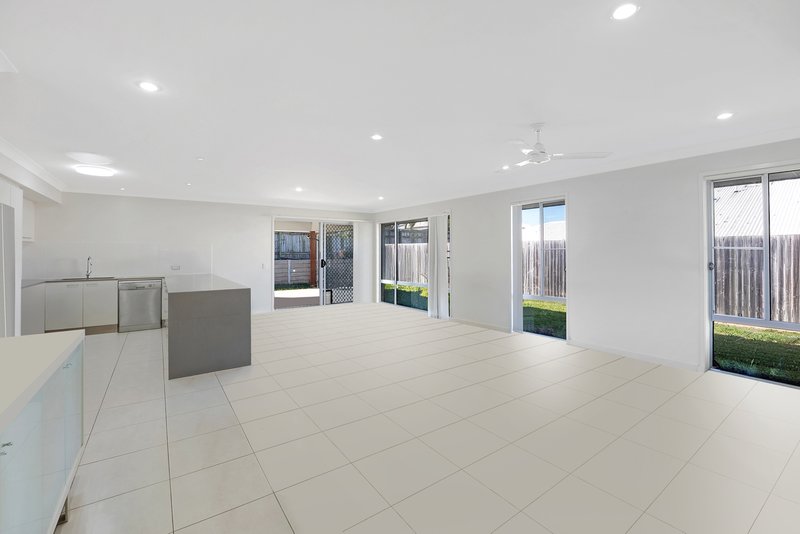 Photo - 56 Glengrove Circuit, Mango Hill QLD 4509 - Image 5
