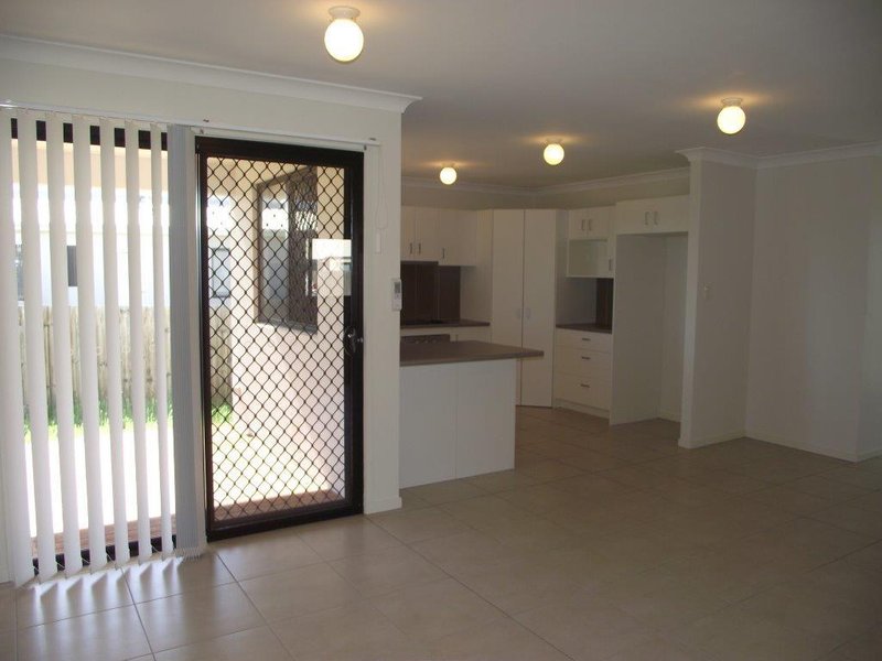 Photo - 56 Gosden Drive, Dalby QLD 4405 - Image 2