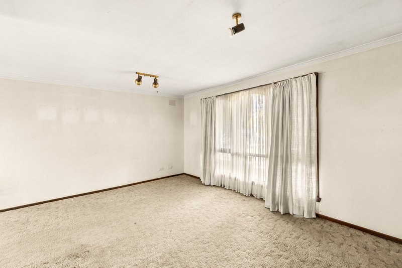 Photo - 56 Greaves Street South, Werribee VIC 3030 - Image 7