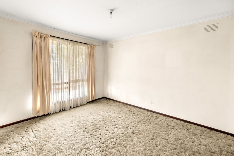 Photo - 56 Greaves Street South, Werribee VIC 3030 - Image 8