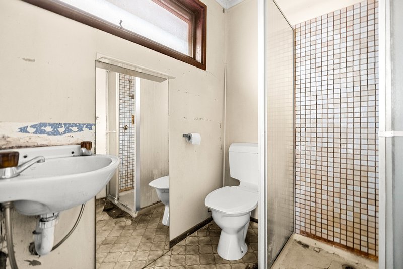 Photo - 56 Greaves Street South, Werribee VIC 3030 - Image 12